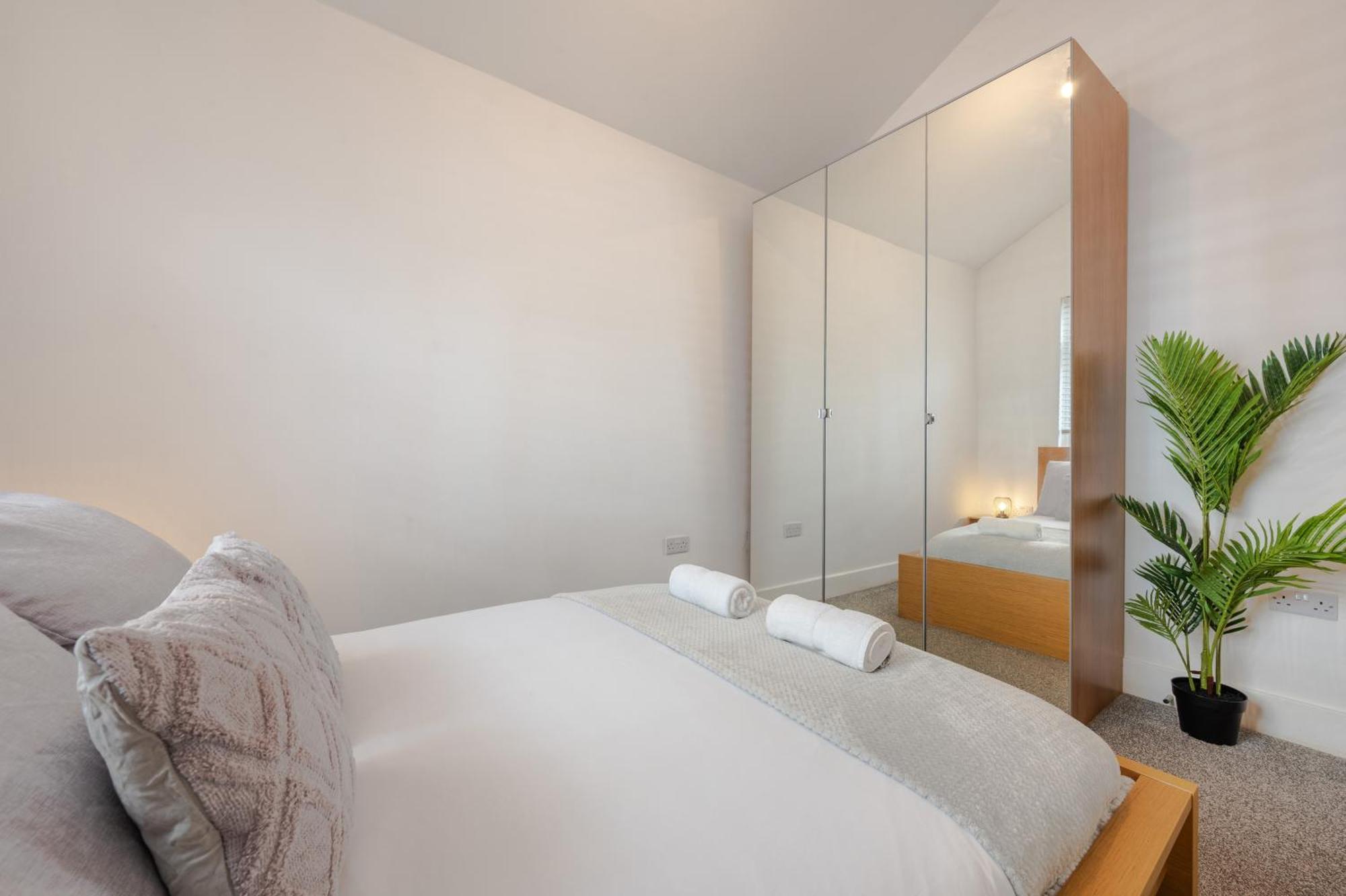 Stylish Two Bedroom Apartment By Central London With Garden 外观 照片